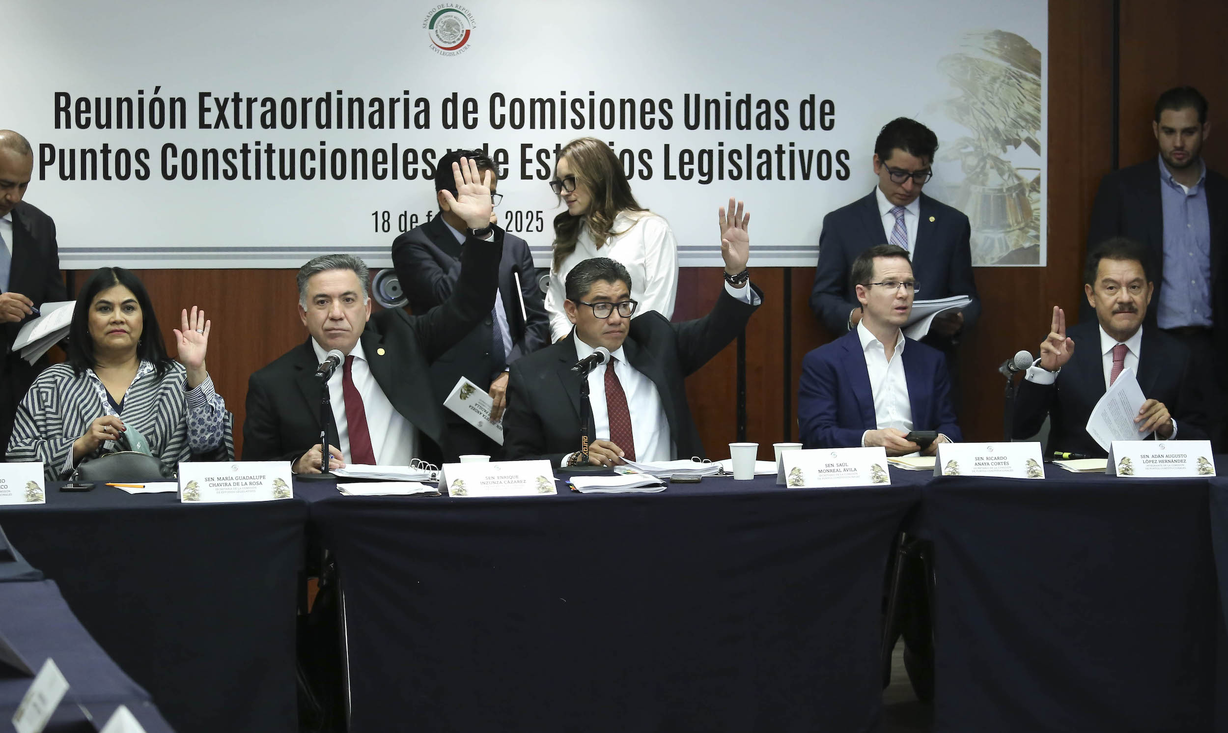 180225 Comisiones Unidas Puntos Constitucionales y Estudios Legislativos-7